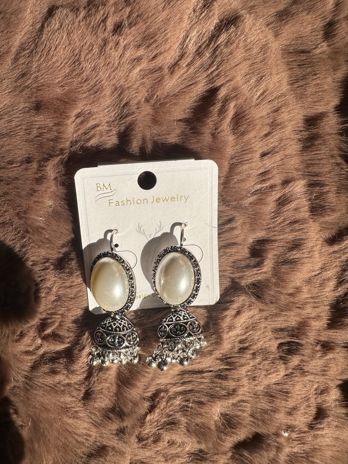 Stylish Grey Oxidised Jumkas with pearl