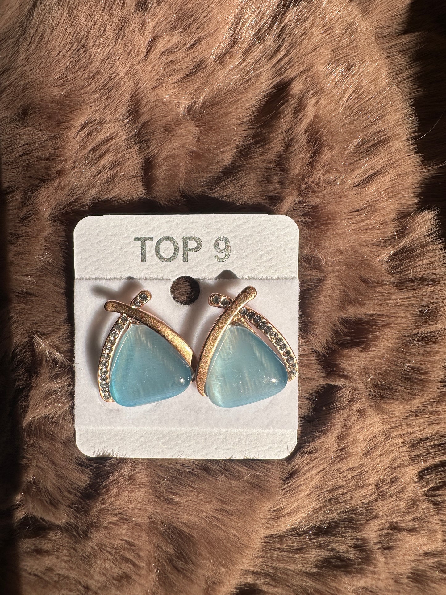 Stunning micro gold earrings in blue