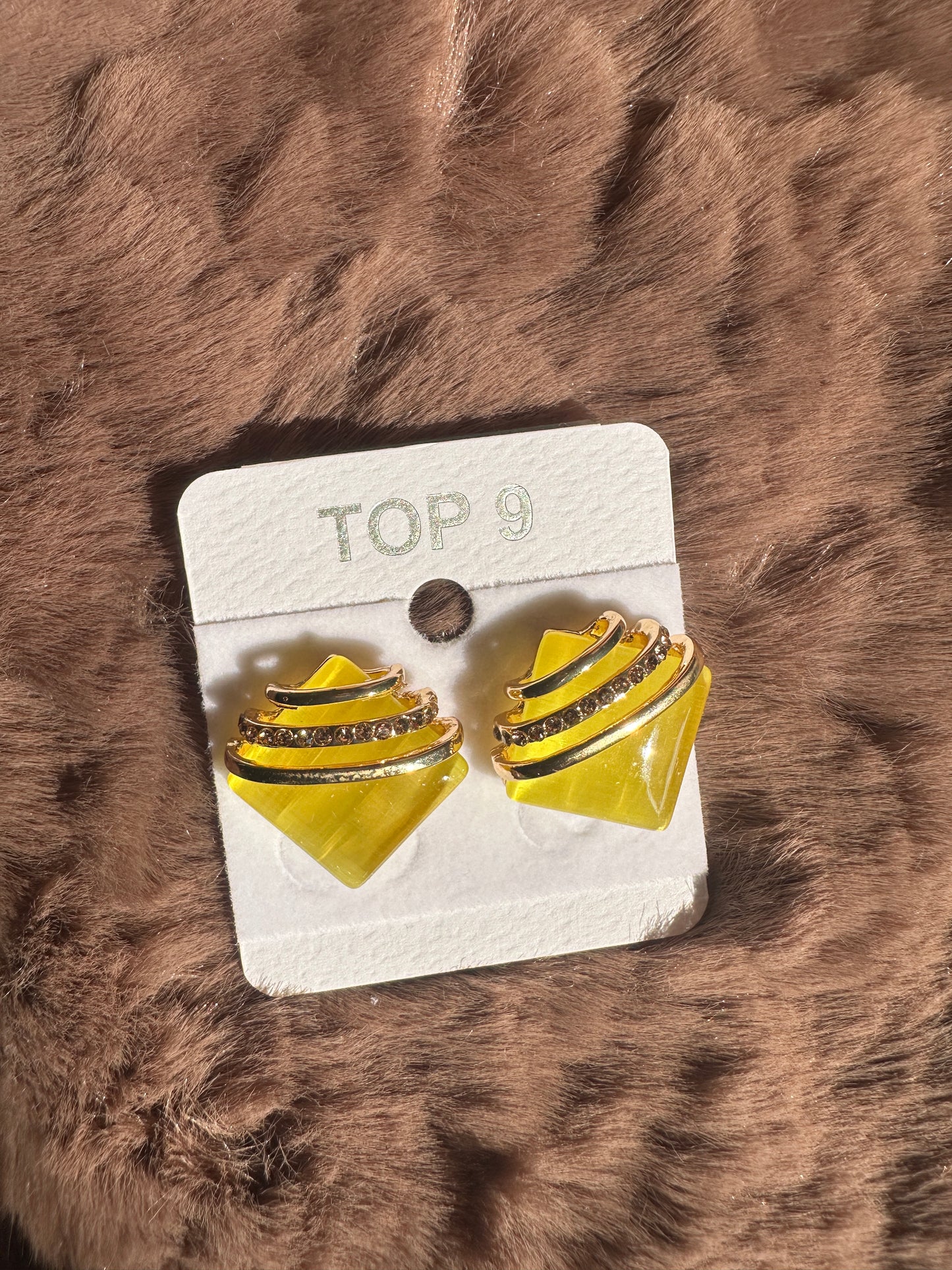 Awesomely Mod vintage earrings in sunny yellow