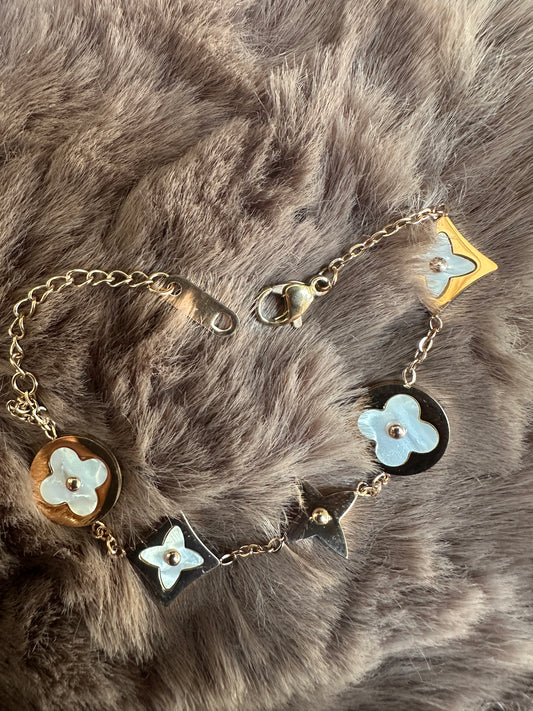 Floral bracelet
